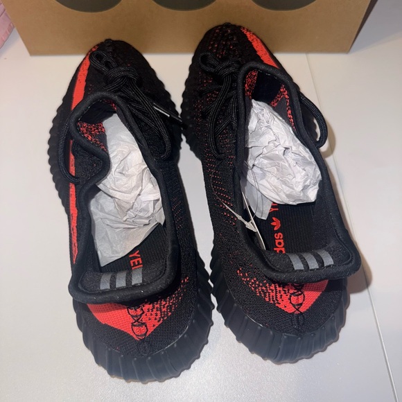 New Adidas Yeezy 350 V2 Black Red Sneakers mens 11.5 - Picture 3 of 5